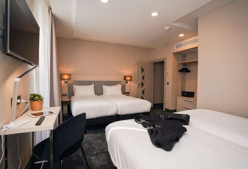 スタンダード４人部屋, Univers