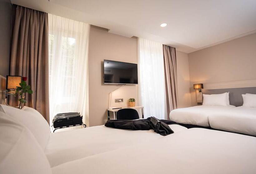 スタンダード４人部屋, Univers