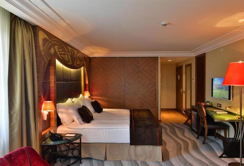 סוויטת ג'וניור, Warwick Ankara