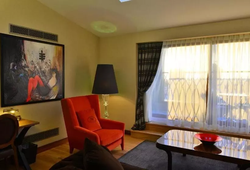 سوئیت پنت هاوس, Warwick Ankara