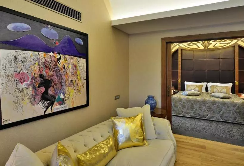 سوئیت پنت هاوس, Warwick Ankara