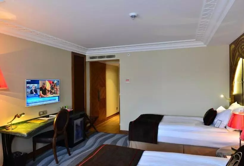 اتاق لوکس, Warwick Ankara