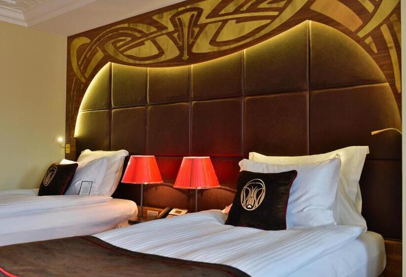 اتاق لوکس, Warwick Ankara