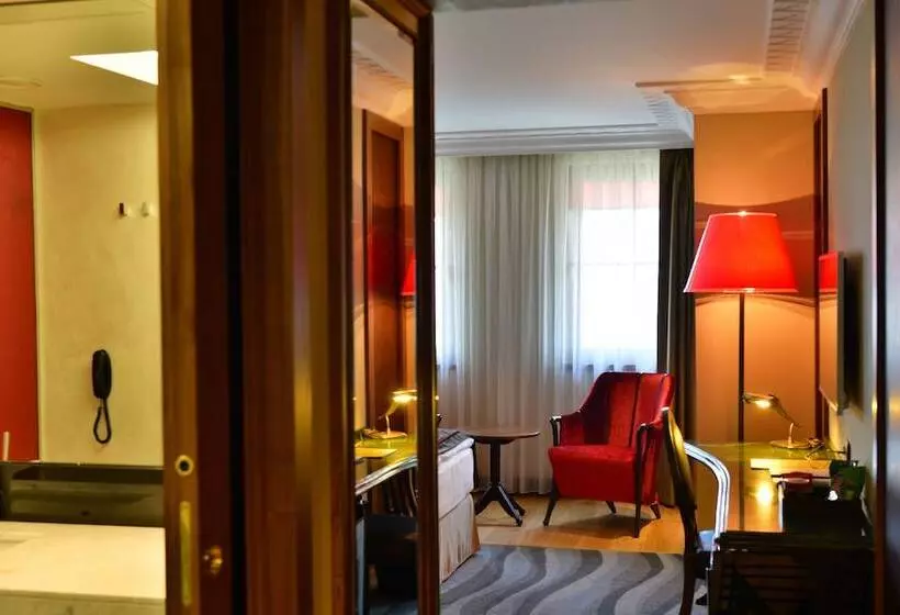 اتاق لوکس, Warwick Ankara
