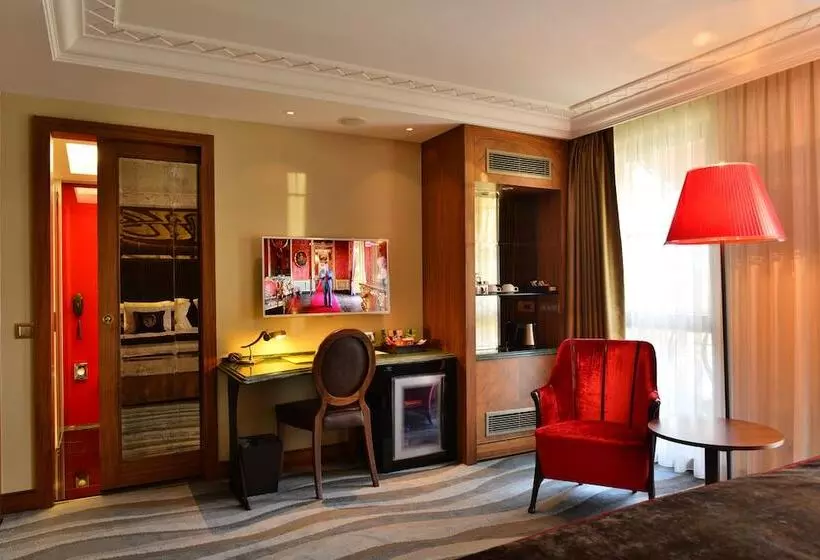 اتاق لوکس, Warwick Ankara