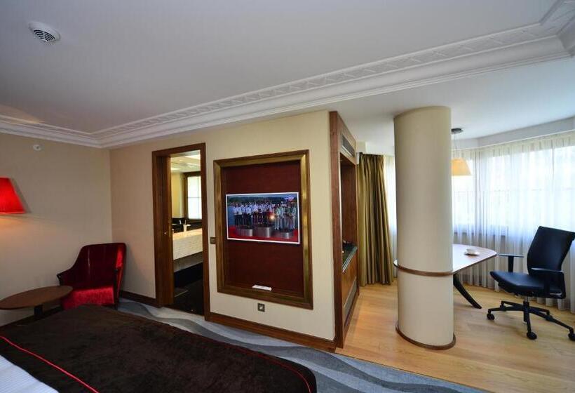 חדר דחוקס עם מיטת קינג, Warwick Ankara