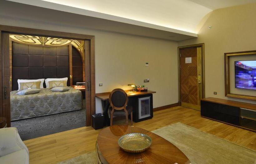 سوئیت پنت هاوس, Warwick Ankara