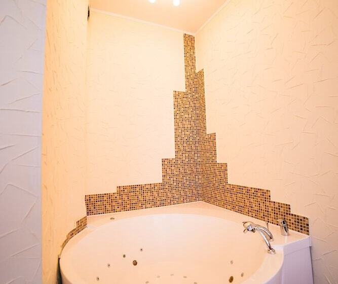 سوئیت پرزیدنت, Park Hotel Anapa