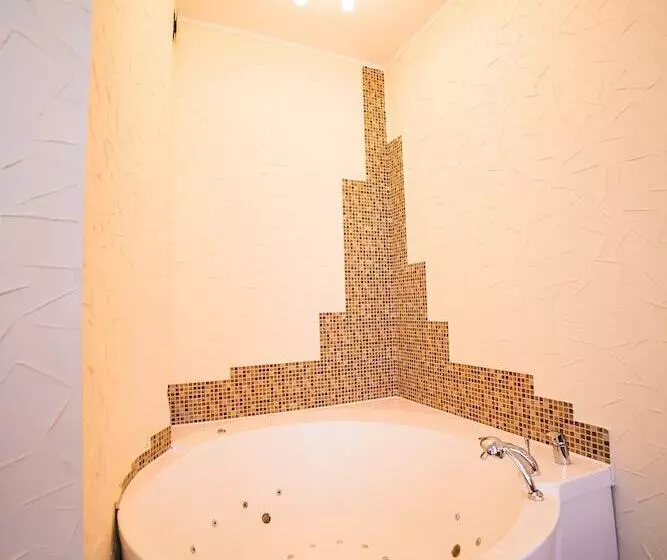 سوئیت پرزیدنت, Park Hotel Anapa