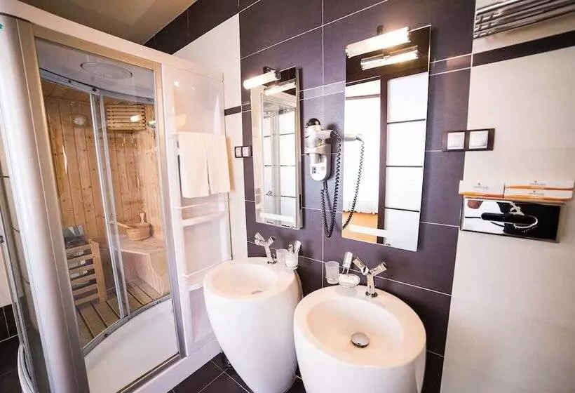 سوئیت پرزیدنت, Park Hotel Anapa
