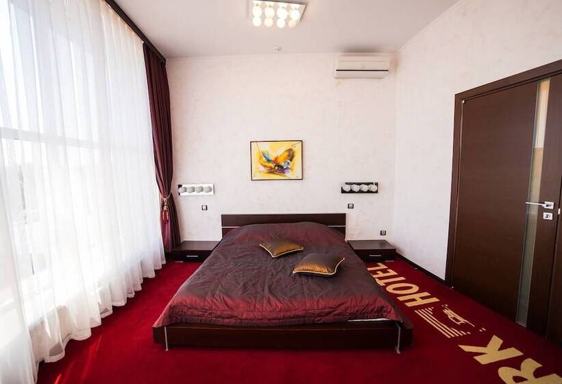 سوئیت پرزیدنت, Park Hotel Anapa