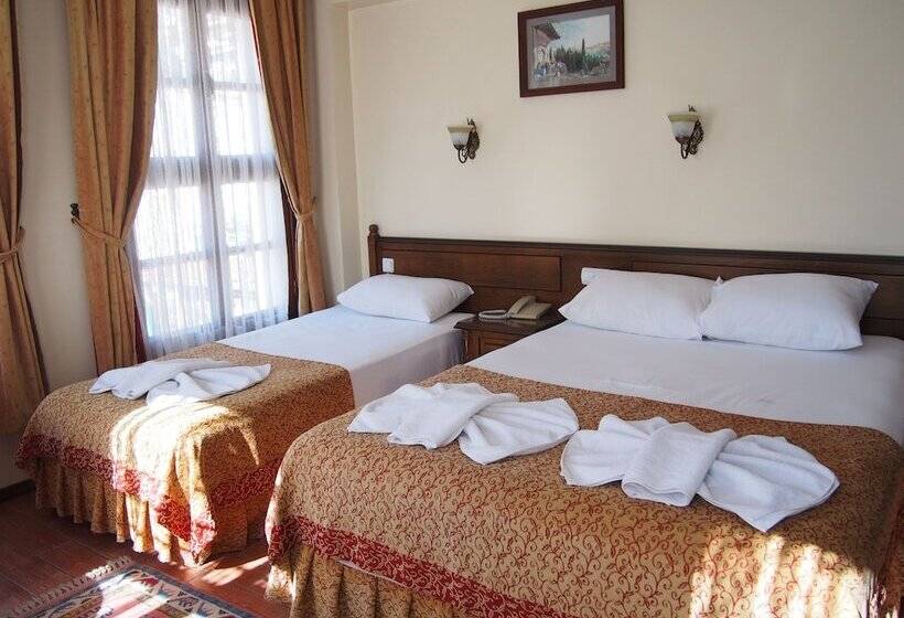 Economy Triple Room, Reutlingenhof Boutique Hotel   Special Class