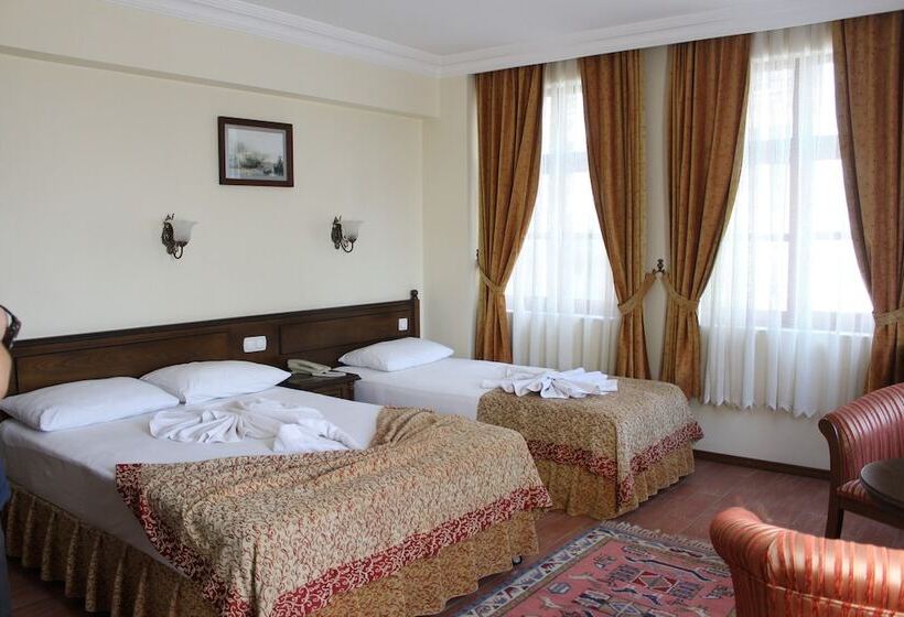 Economy Triple Room, Reutlingenhof Boutique Hotel   Special Class