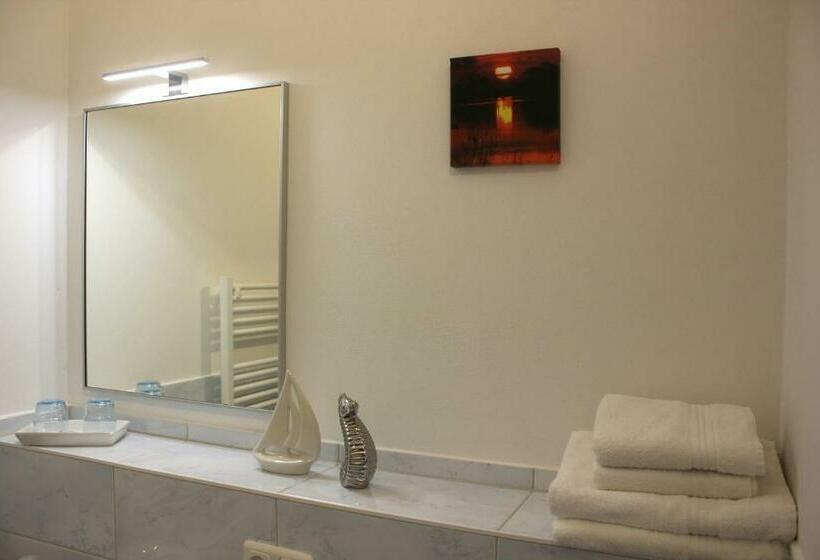 חדר סטנדרט, Bilderbuchcafe   Pension Markt 7