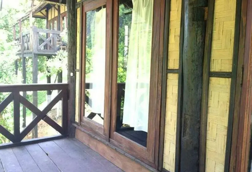 بانگلوی استاندارد, Nong Kiau Riverside