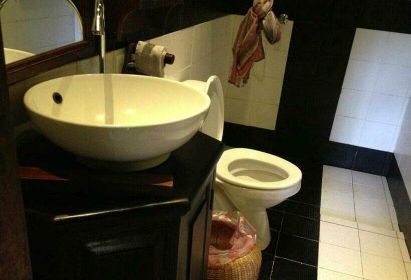 스탠다드 방갈로, Nong Kiau Riverside