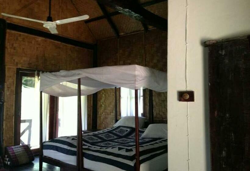 스탠다드 방갈로, Nong Kiau Riverside