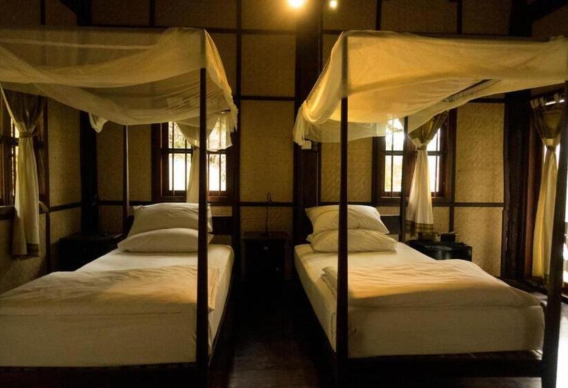 스탠다드 방갈로, Nong Kiau Riverside