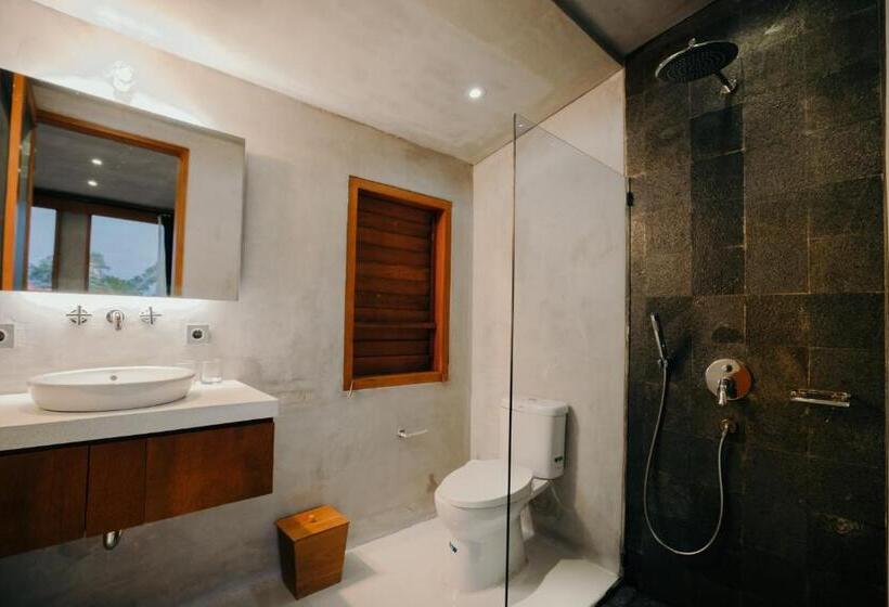 اتاق لوکس با بالکن, Zin Canggu Resort & Villas