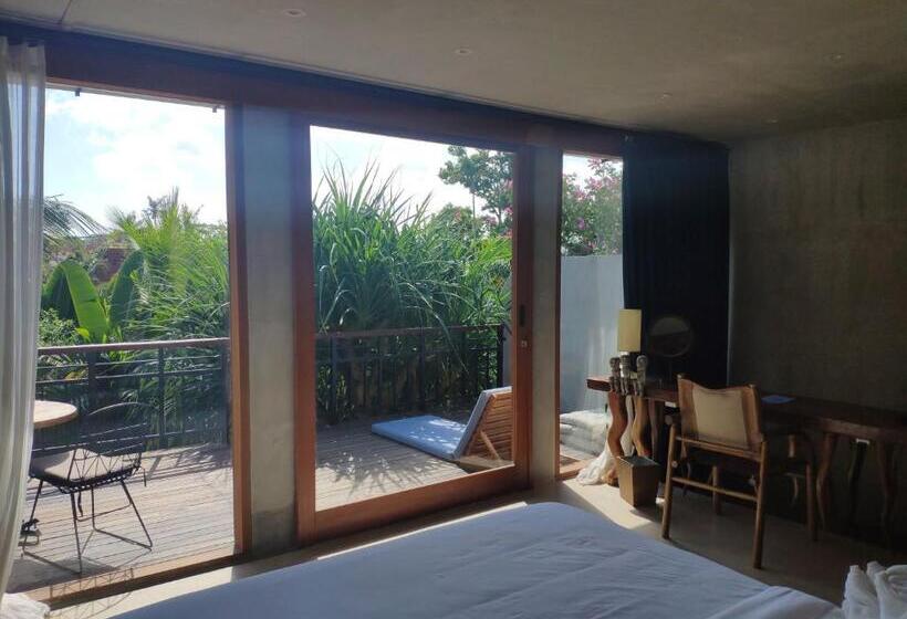 اتاق لوکس با بالکن, Zin Canggu Resort & Villas
