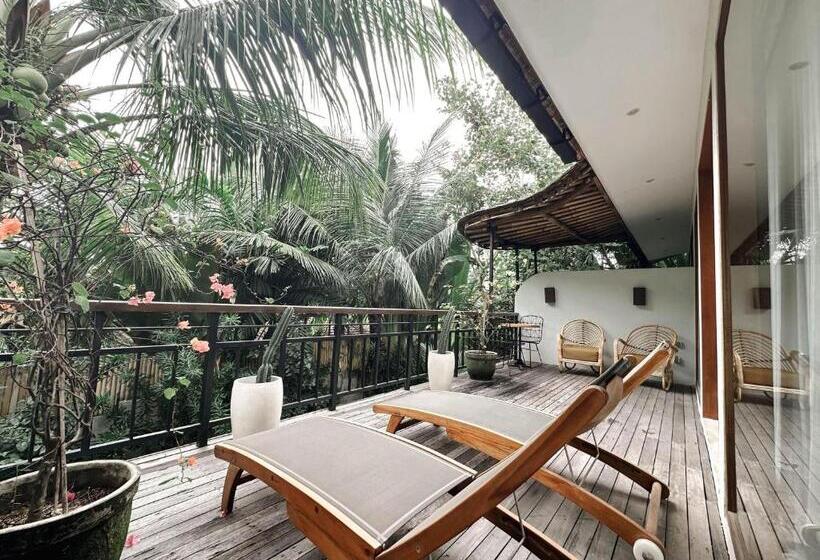 اتاق لوکس با بالکن, Zin Canggu Resort & Villas