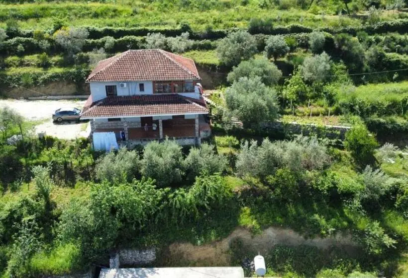 اتاق استاندارد سه تخته با چشمانداز, Guest House Pashollari