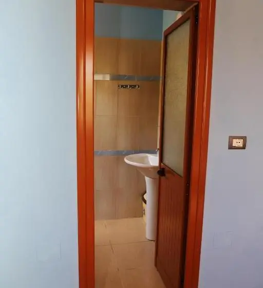 اتاق راحتی سه تخته, Guest House Pashollari