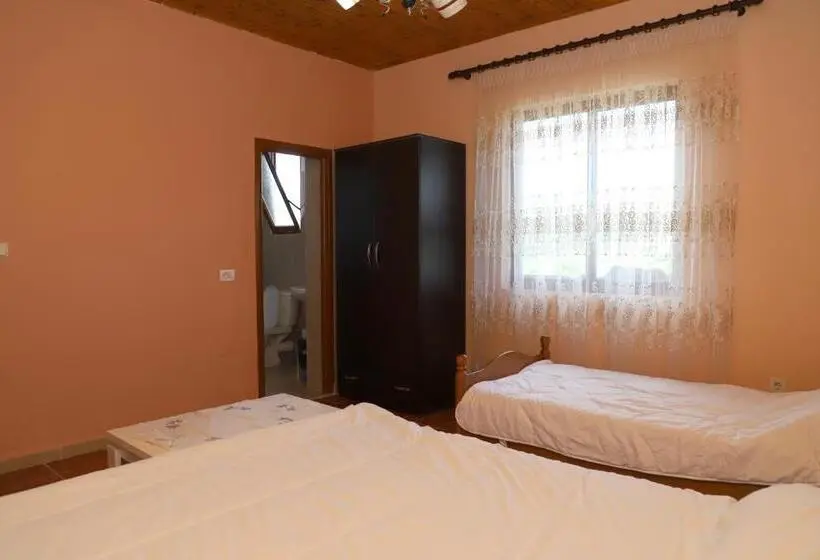 اتاق استاندارد سه نفره, Guest House Pashollari