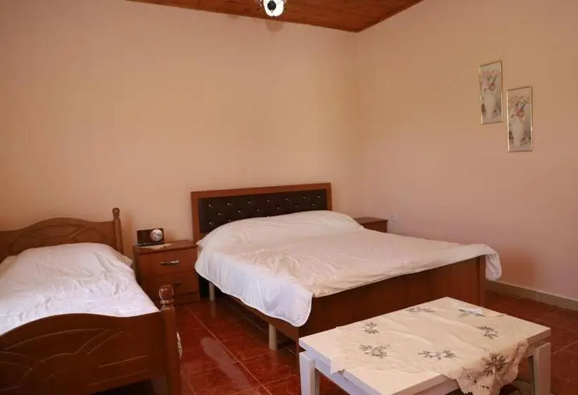 اتاق استاندارد سه نفره, Guest House Pashollari