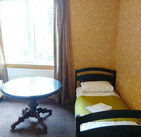 اتاق استاندارد سه تخته با سرویس بهداشتی مشترک, Guest House Pid Dubom