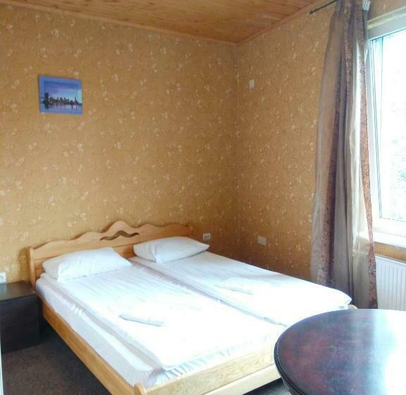 اتاق استاندارد سه تخته با سرویس بهداشتی مشترک, Guest House Pid Dubom