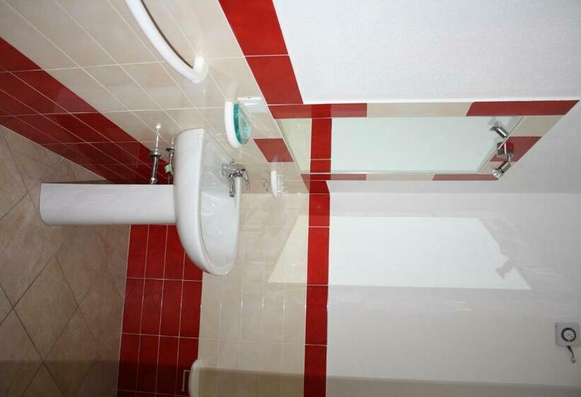 דירת חדר, Appartamenti Ideal