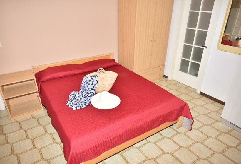 스탠다드 스튜디오, Macrinum Green Marine