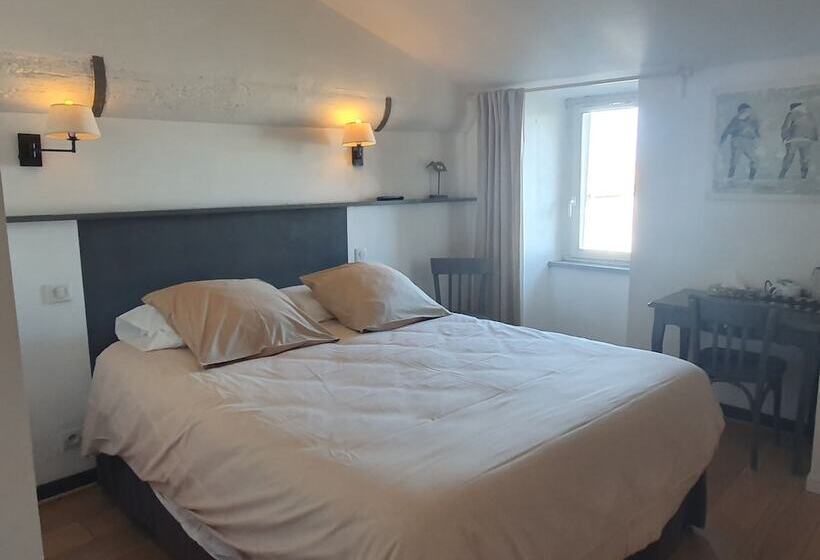 غرفة قياسية, Le Môle