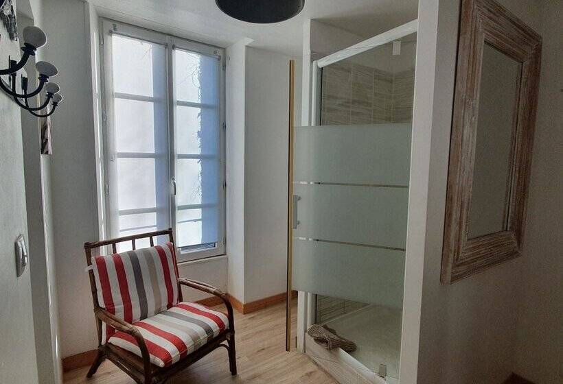 غرفة قياسية, Le Môle