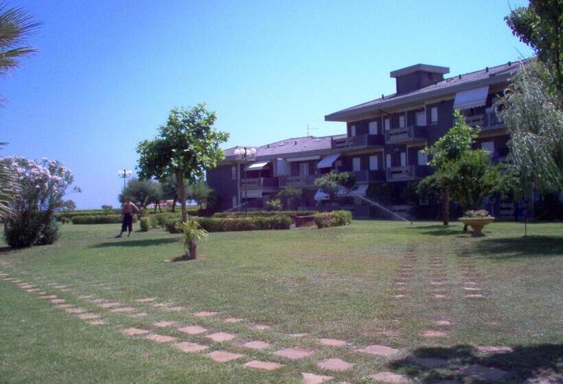 스탠다드 스튜디오, Macrinum Green Marine