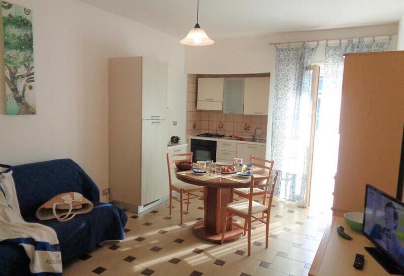 침실 1개 아파트, Macrinum Green Marine