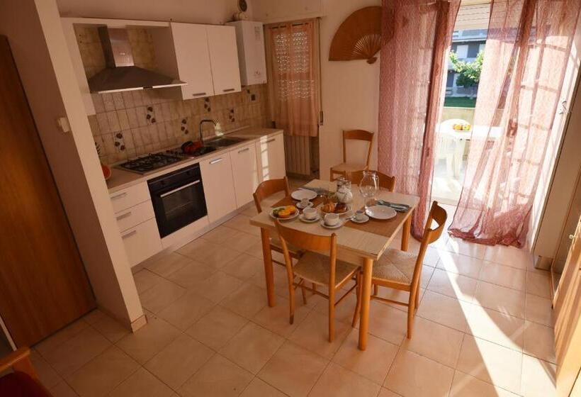 침실 2개 아파트, Macrinum Green Marine