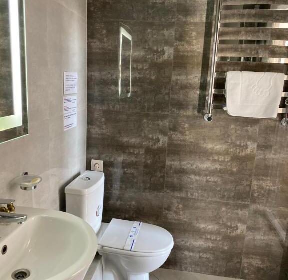 سوییت خانوادگی, Opera Center Hotel & Apartments