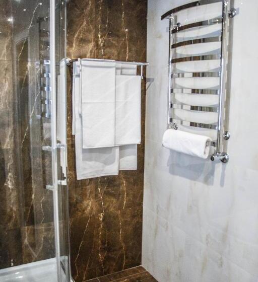 سوییت خانوادگی, Opera Center Hotel & Apartments