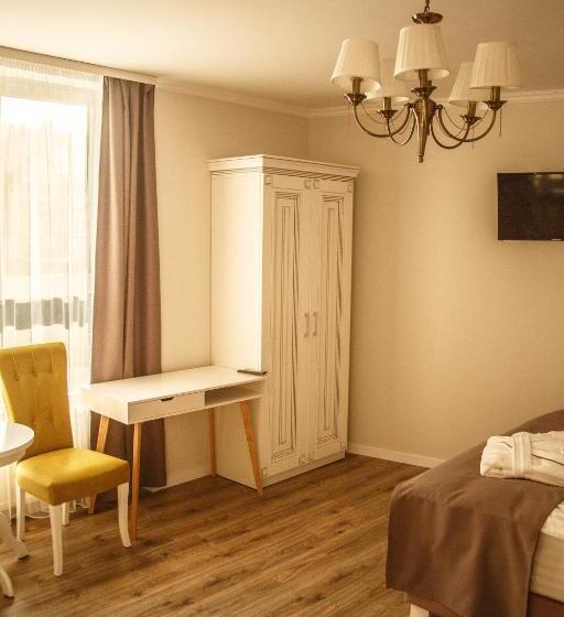 سوییت خانوادگی, Opera Center Hotel & Apartments