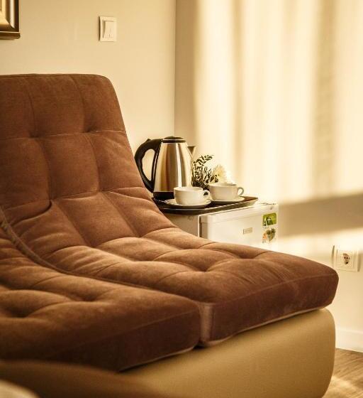 سوییت خانوادگی, Opera Center Hotel & Apartments