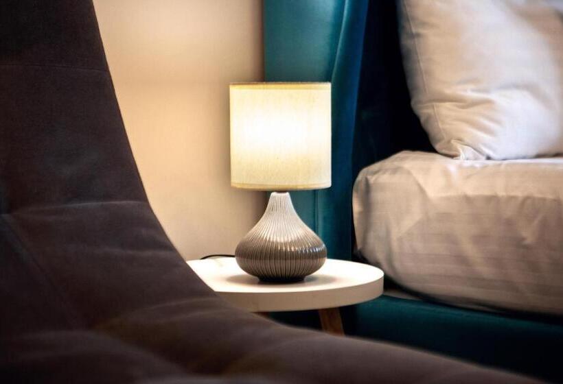 اتاق لوکس با بالکن, Opera Center Hotel & Apartments