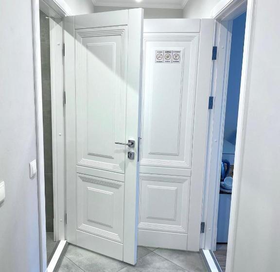 Standard room with outdoor bath, Opera Center Hotel & Apartments