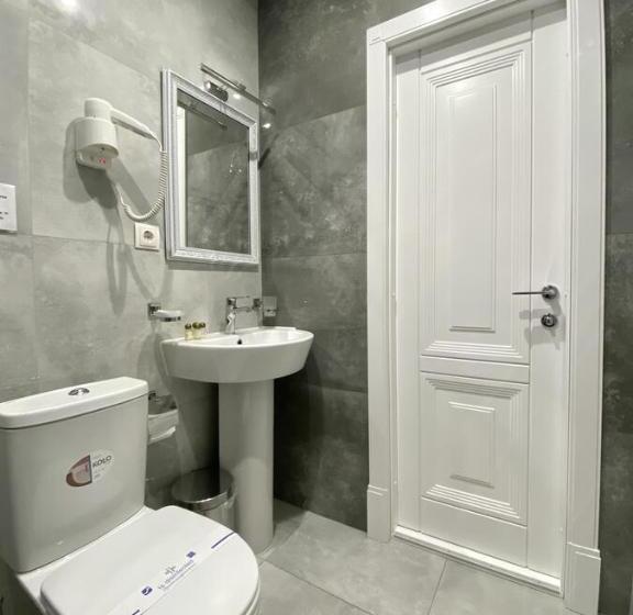 سوئیت جونیور با تخت بزرگ, Opera Center Hotel & Apartments