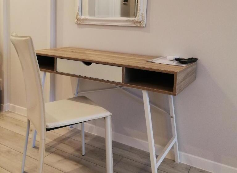 سوئیت جونیور با تخت بزرگ, Opera Center Hotel & Apartments