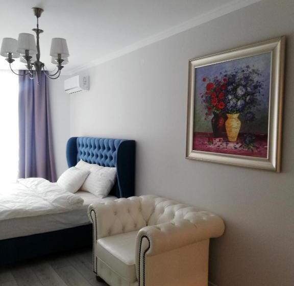 سوئیت جونیور با تخت بزرگ, Opera Center Hotel & Apartments