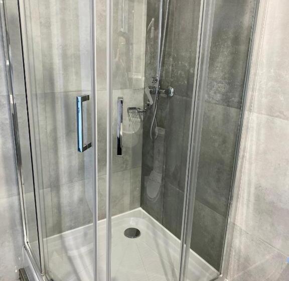 سوییت سوپریور, Opera Center Hotel & Apartments