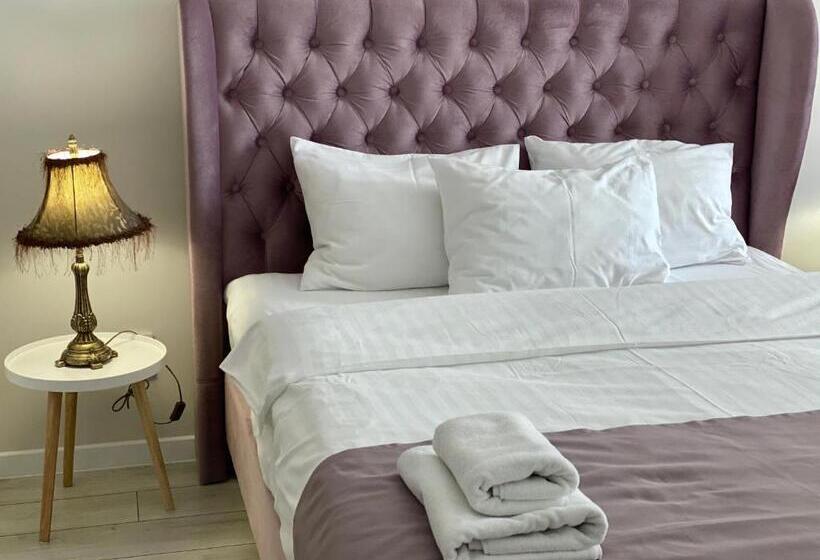 سوییت سوپریور, Opera Center Hotel & Apartments