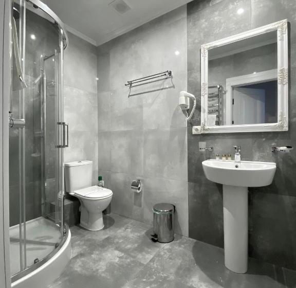 سوئیت با بالکن, Opera Center Hotel & Apartments